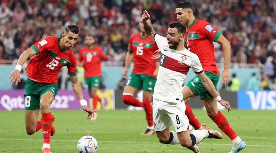 Maroku shkruan historinë, eliminon Portugalinë dhe kualifikohet për herë të parë në gjysmëfinale