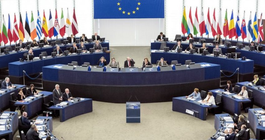 Tronditet Brukseli – Korrupsion në PE, arrestohet eurodeputetja