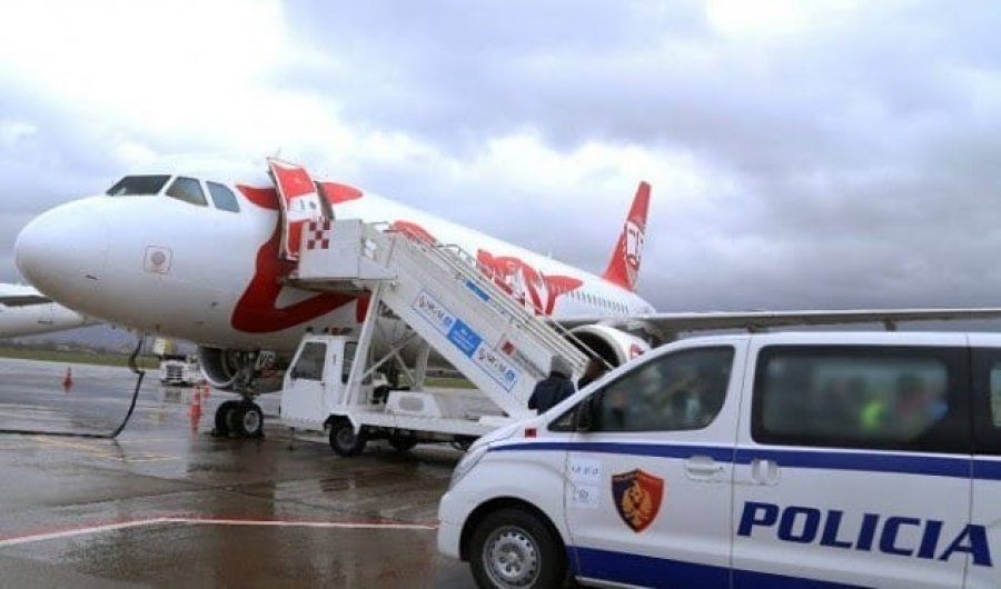 Të shpallur në kërkim për trafikim e shitje droge, arrestohen në aeroportin e Rinasit dy shqiptarët