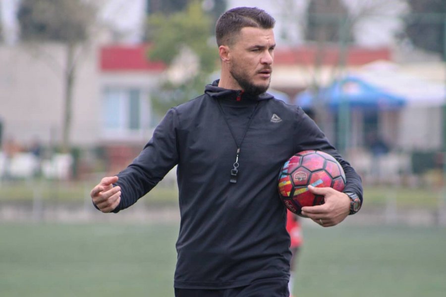 Trajneri Çela jep dorëheqjen pas humbjes së Kastriotit: Vendim personal
