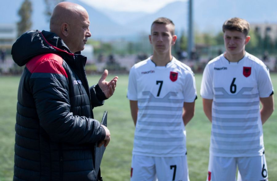 Kombëtarja U-16/ Trajneri Kërçova analizon miqësoret me Malin e Zi dhe elementët e fituar
