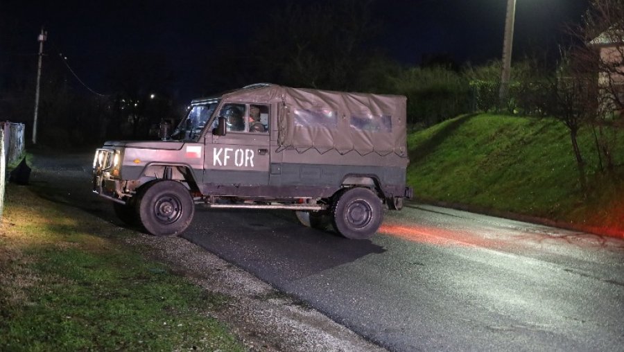 Tensionet dhe konflikti, KFOR-i: Jemi në kontakt me autoritetet e sigurisë së Kosovës dhe Serbisë