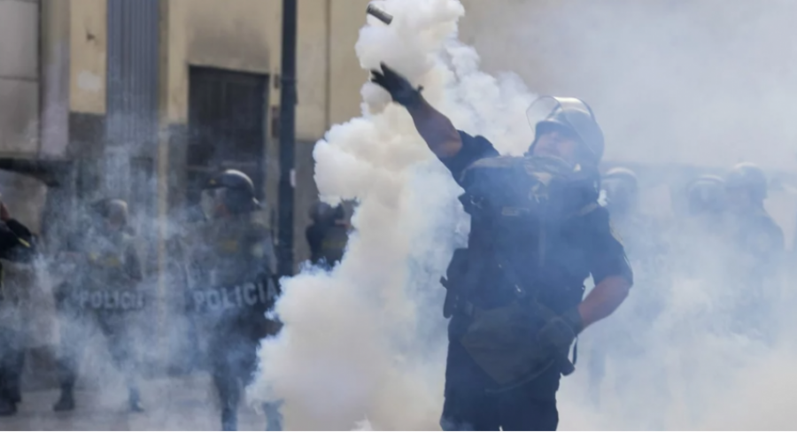 Kriza politike në Peru, 7 të vdekur nga protestat e dhunshme