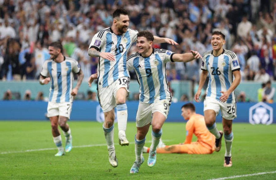 Argjentina 'thyen murin' kroat dhe kalon në finalen e Kupës së Botës