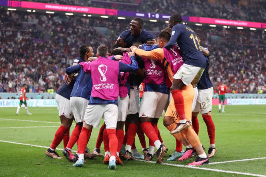 Kupa e Botës/ Përrallës së marokenëve i vjen fundi, Franca triumfon dhe i bashkohet Argjentinës në finale