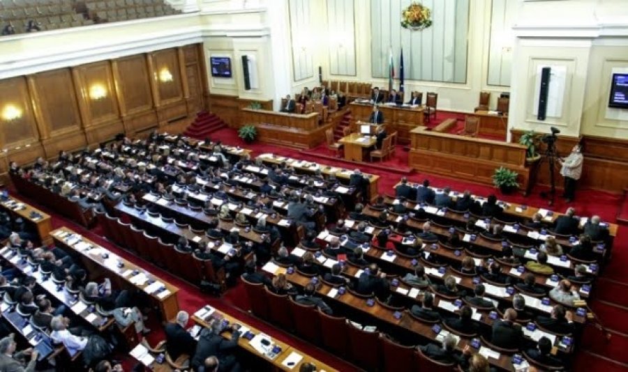 Parlamenti në Bullgari rrëzon emrin e Kryeministrit
