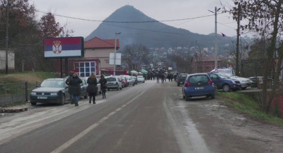 Situata në veri të Kosovës/ Policia: Kufiri me Serbinë ende i mbyllur, barrikadat nuk janë hequr