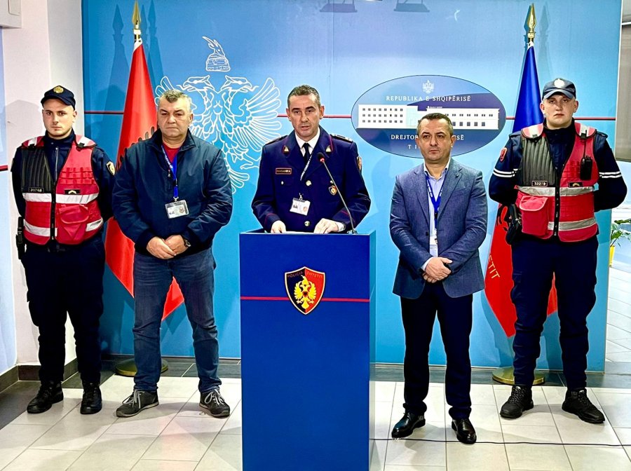 EMRAT/ Nënë e bir dogjën 61-vjeçarin për borxhin prej 1 milionë lekësh