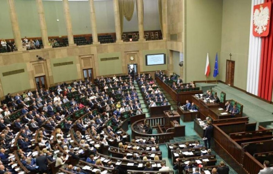 Parlamenti polak shpall Rusinë shtet sponsorizues të terrorizmit