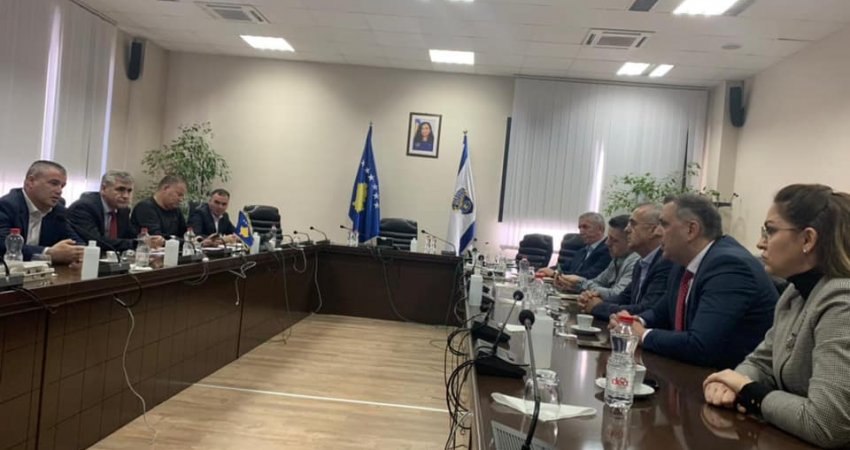 Komisioni për Siguri viziton Drejtorinë e Përgjithshme të Policisë, Bajqinovci jep detaje 