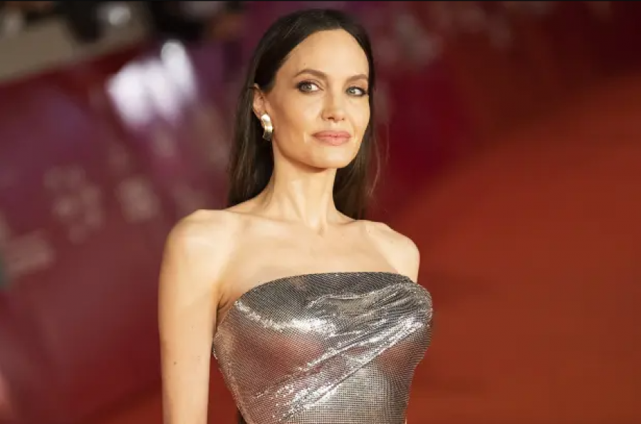 Angelina Jolie jep dorëheqjen si e dërguar e OKB-së për refugjatët