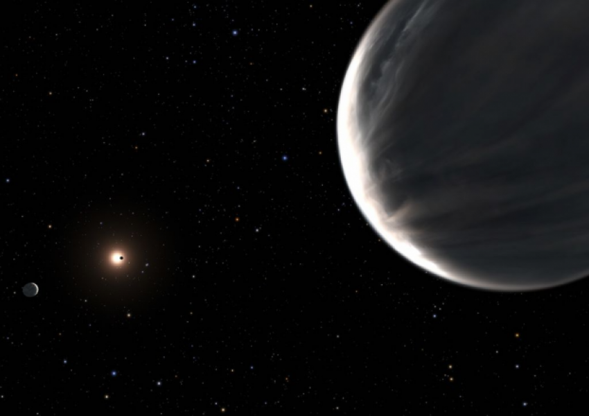 Një studim zbulon dy planetë që supozohet se janë të përbërë nga uji