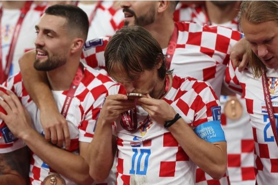 Modric nuk do të tërhiqet nga kombëtarja kroate, mesfushori 37 vjeçar i ka vënë vetes një objektiv të ri