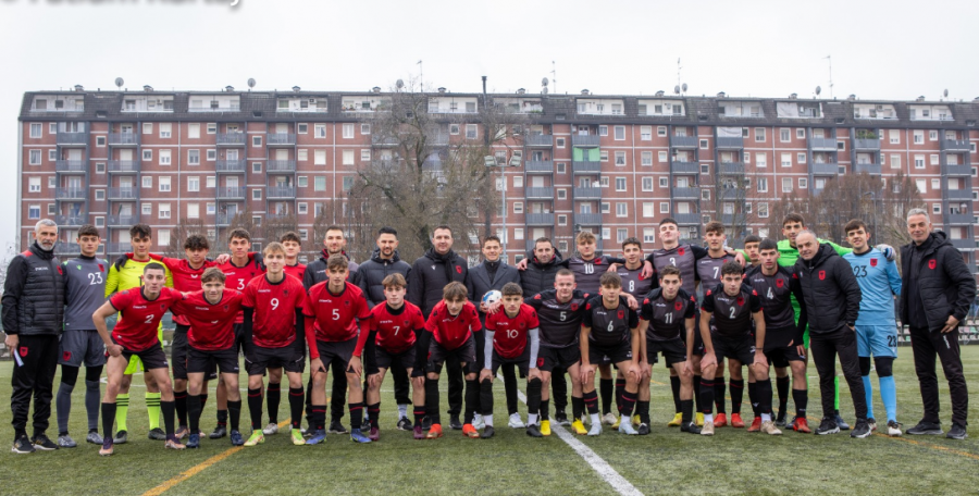 FOTO/ FSHF teston rreth 130 lojtarë në Milano, Kristjan Asllani, i ftuari special