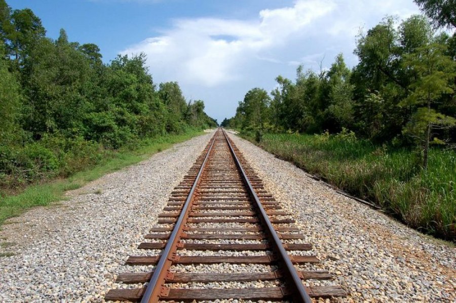 Shpallet firma fituese që hartojë projekt-idenë për ndërtimin e hekurudhës Durrës-Prishtinë