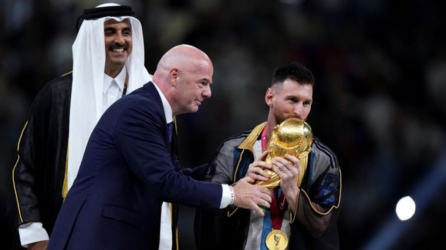 Kupa e Botës tregoi se futbolli si lojë nuk i përket FIFA-s