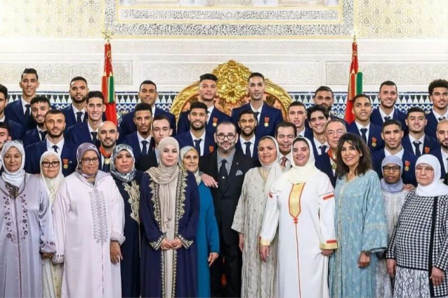 U pritën me nderime, futbollistët maroken shkuan së bashku me nënat e tyre në eventin e organizuar nga mbreti