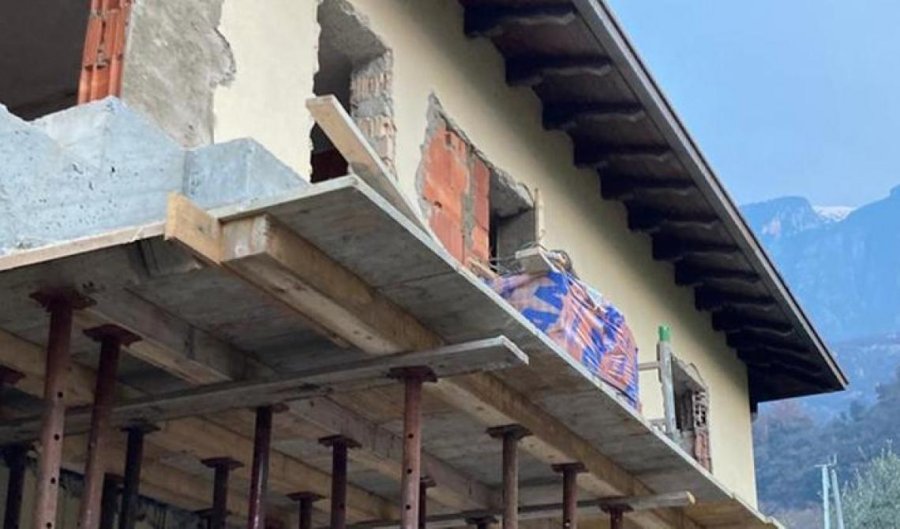 EMRI/ E rëndë në Itali, shqiptari vdes pasi ra nga çatia ku po punonte