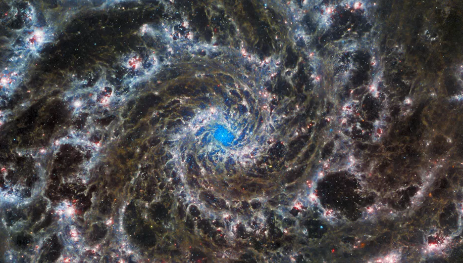FOTO/ Një vit në hapësirë, pamjet ‘epike’ të teleskopit 10 miliardë dollarësh