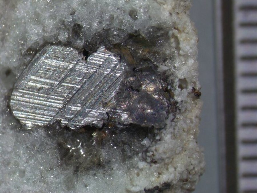 Zbulimi/ Rrufeja krijon mineralin më të ri në Tokë