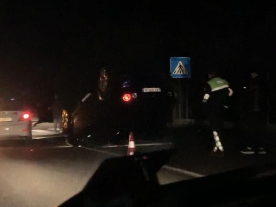 Përplasen 4 makina në Hanin e Hotit, disa të plagosur, mes të lënduarve edhe një malazez