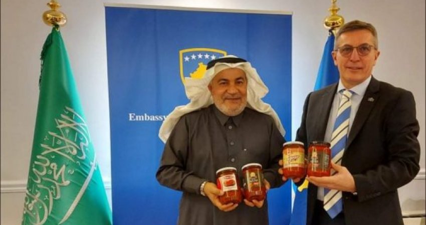 Ambasadori i Kosovës në Arabi, promovon ajvarin e Krushës atje