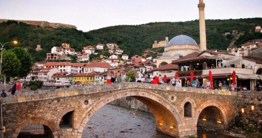 Rrëshqet dheu, lëndohet rëndë punëtori në Prizren
