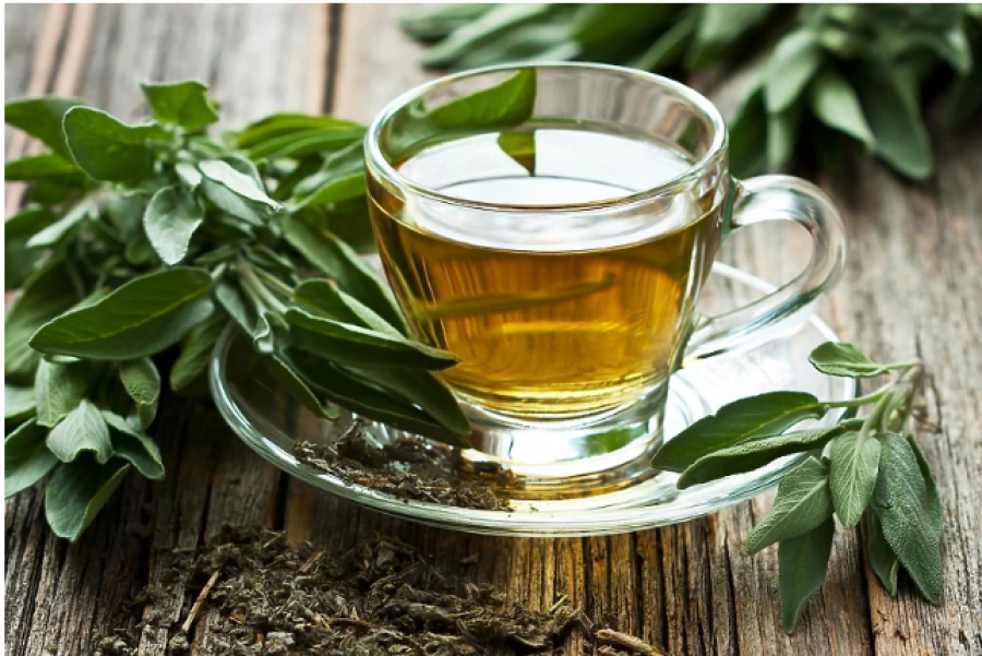 A mund t'ju ndihmojë çaji jeshil të humbni peshë?