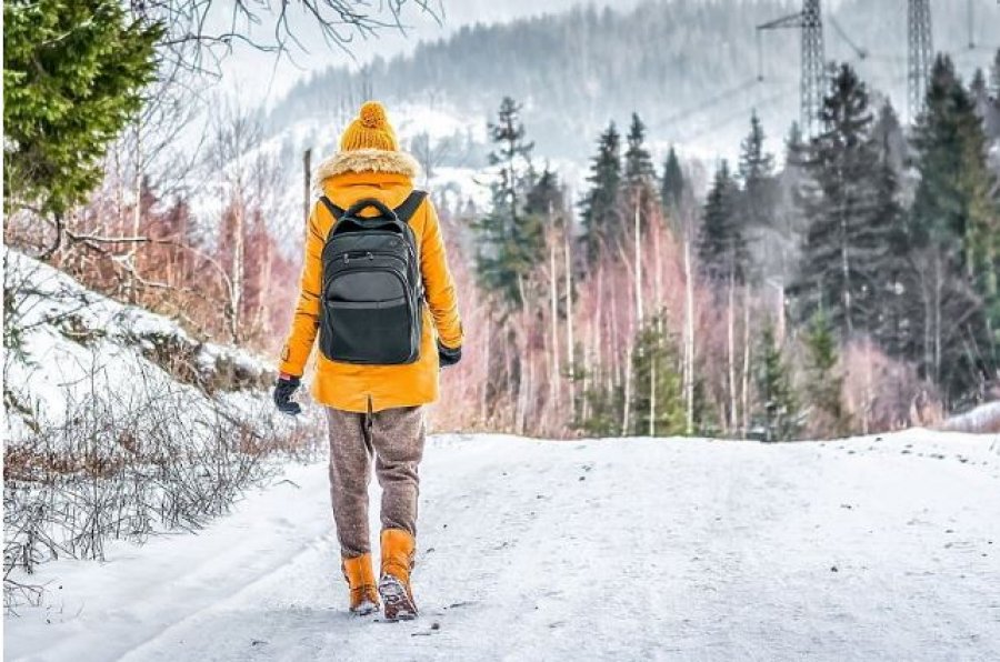 Pesë arsye pse duhet të ecni gjatë dimrit