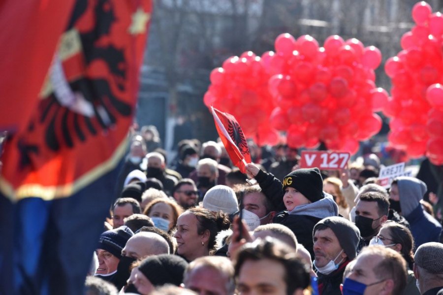 14 vite pas pavarësisë, Kosovës i mungon mbështetja e plotë e BE-së