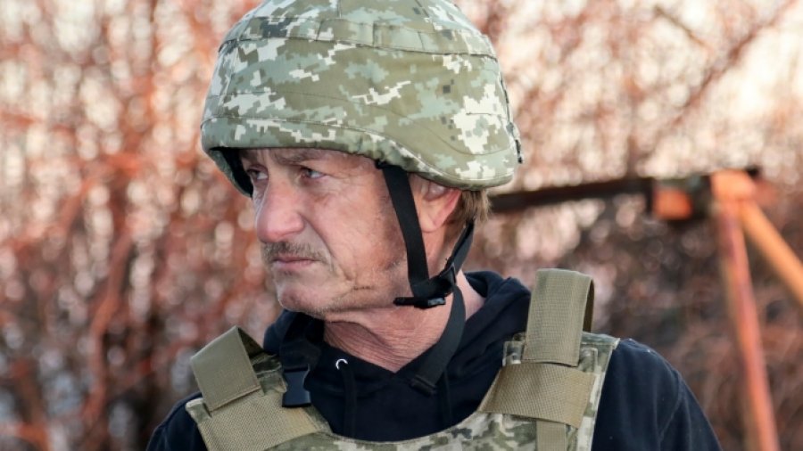 Sean Penn shkon në mes të luftës në Ukrainë p - Syri | Lajmi i fundit