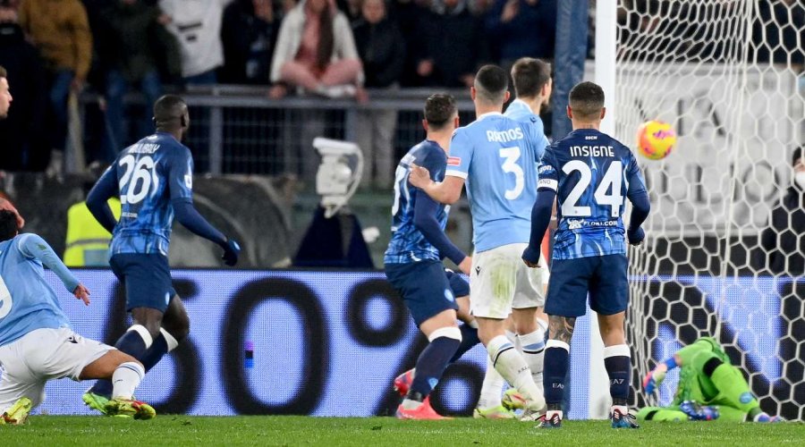 Napoli mposht Lazion në ‘Olimpico’ dhe ngjitet në krye të Serie A