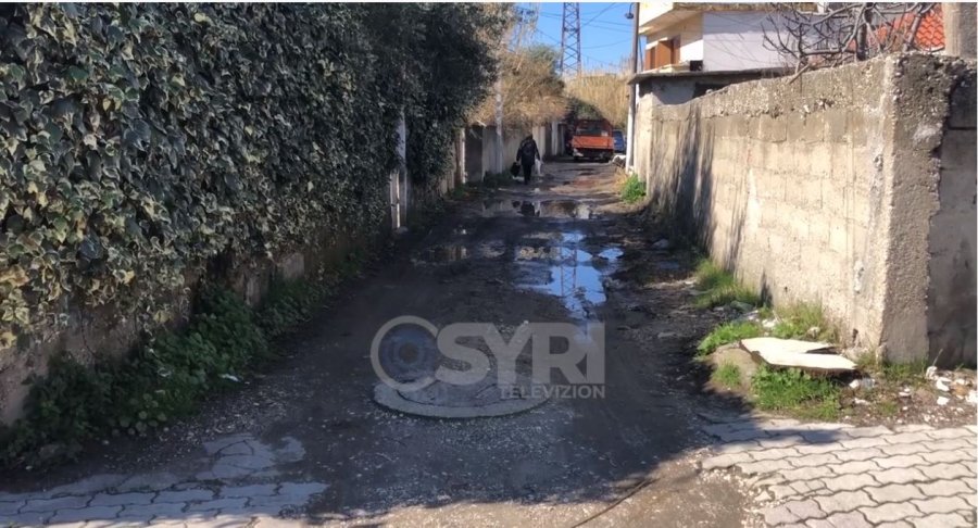 VIDEO SYRI-TV/ Vlorë: U investuan 149 milionë lekë, rruga 'Mis Durhan' në gjendje skandaloze