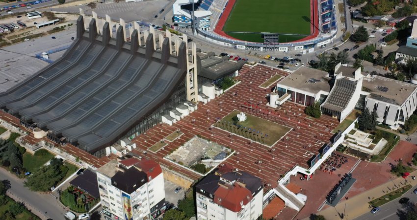 Historia dhe mitet e Pallatit të Rinisë (Foto) 
