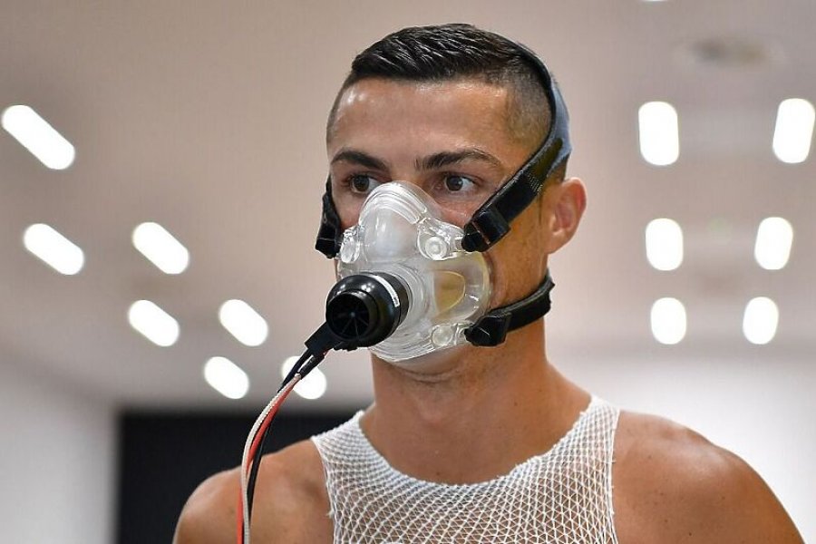 Ronaldo i çoi përgatitjet në një nivel tjetër, portugezi blen një dhomë oksigjeni