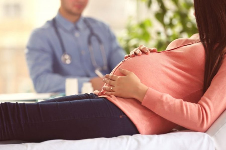 Studimi: Vaksinimi në shtatzëni nuk shoqërohet me komplikime në lindje