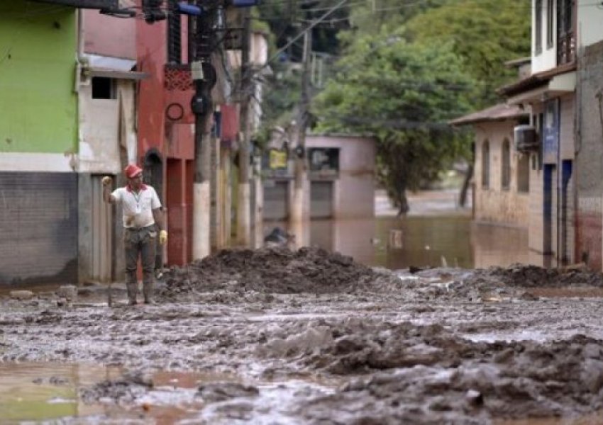 10 viktima nga përmbytjet në Brazil