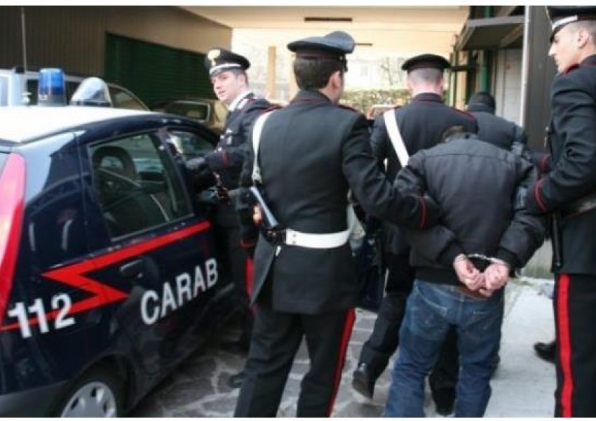 Shkatërrohet rrjeti i trafikut të drogës në Itali, në pranga shqiptarë e italianë