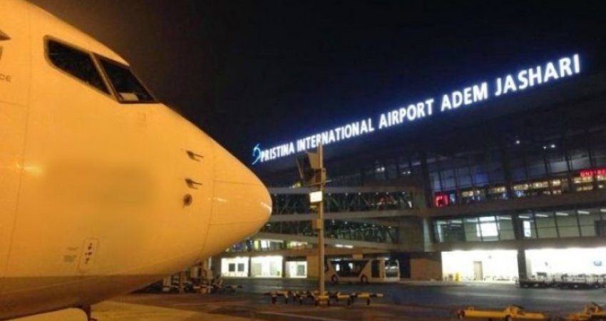 Bomba dyshohet se është vendosur në një aeroplan, pasagjerëve po u kontrollohen çantat në Aeroport