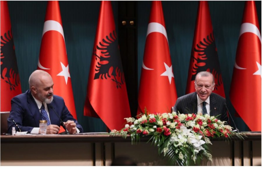Mediat greke komentojnë vizitën e Presidentit turk në Shqipëri, ja çfarë shkruajnë
