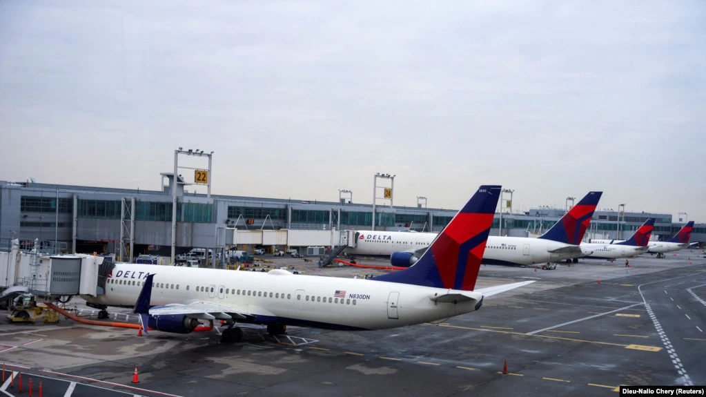 SHBA/ Shtyhet sërish funksionalizmi i rrjetit 5G në aeroportet amerikane