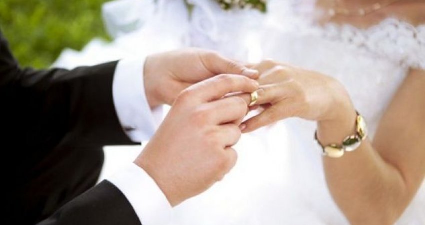 A keni vendosur të martoheni në 2022? Mos e bëni kurrë në këtë datë