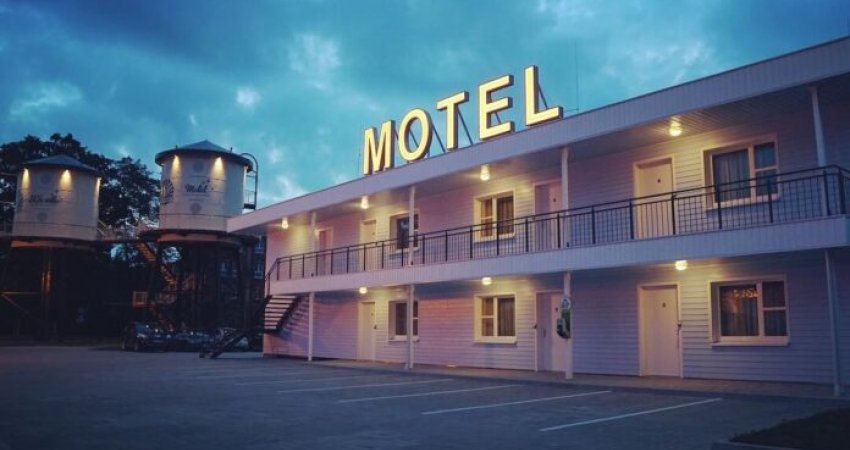 Kosovarë, a e dini se ky është dallimi mes hotelit dhe motelit? 