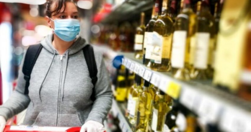 A i vret alkooli vërtet bakteret dhe viruset? Ky studim është befasues 