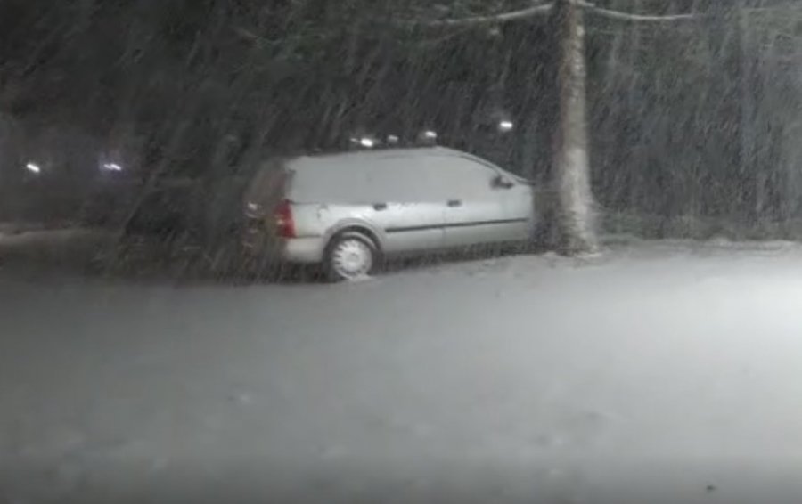 VIDEO/ Bora mbulon Llogaranë, ARRSH apel drejtuesve të automjeteve