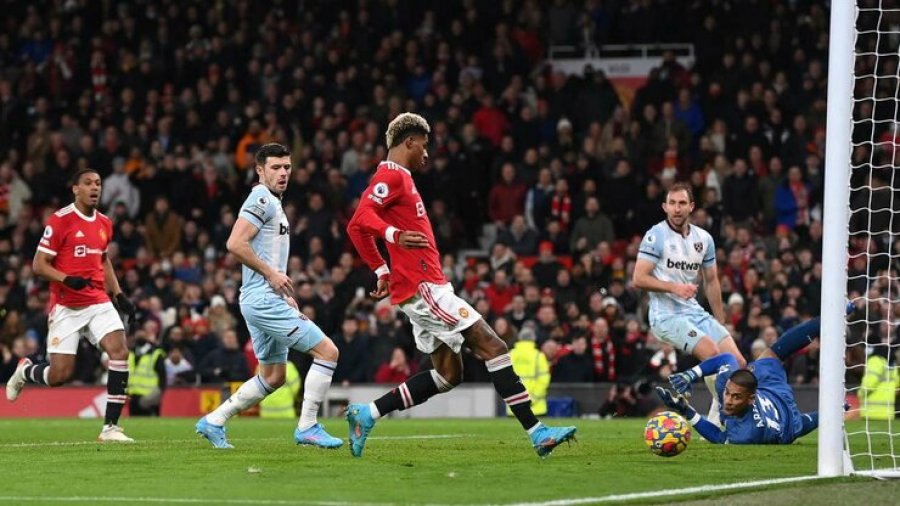 Premier League/ Fitore dramatike në kohën shtesë, Rashford nderon Manchester United