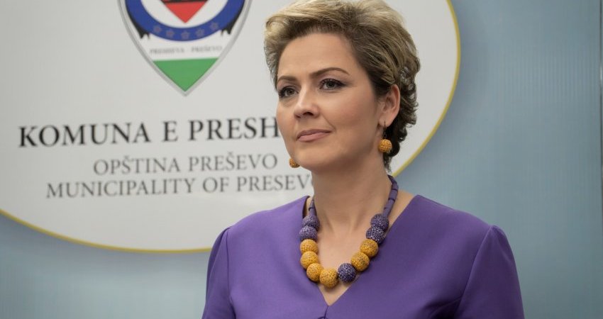 Kryetarja e Preshevës fton Qeverinë që të ndryshojë masat për hyrjen në Kosovë
