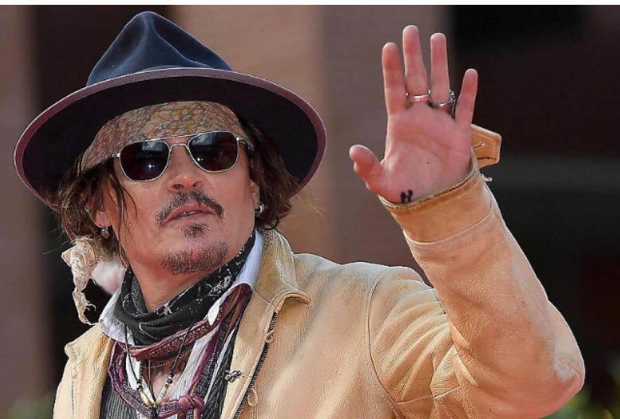 Johnny Depp mori rolin e tij të parë pas akuzave për abuzim