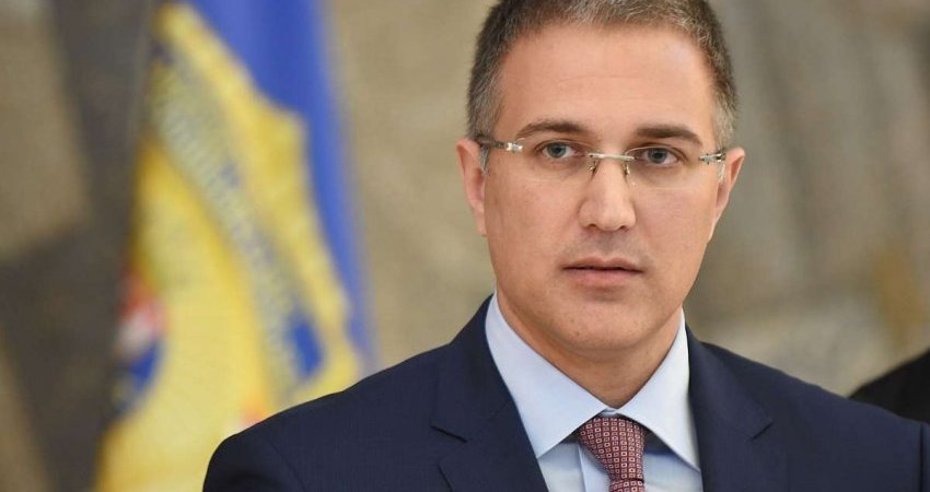 Ministri serb i mbrojtjes në Londër flet për Kosovën: Janë të paparashikueshëm, po i frikësojnë serbët