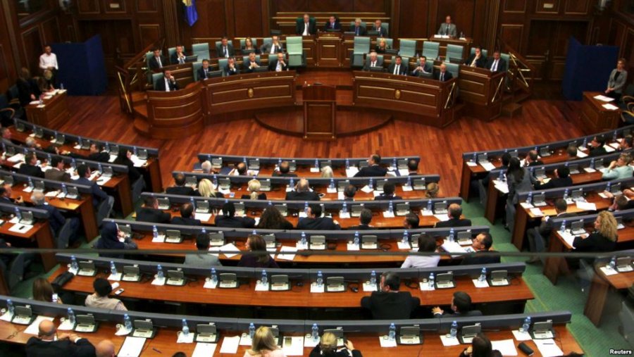 Kuvendi miraton rezolutën: S'ka referendum të Serbisë në Kosovë